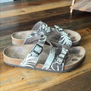 Birki's Birkenstock Sandals Floral Brown White Double Strap Slip On